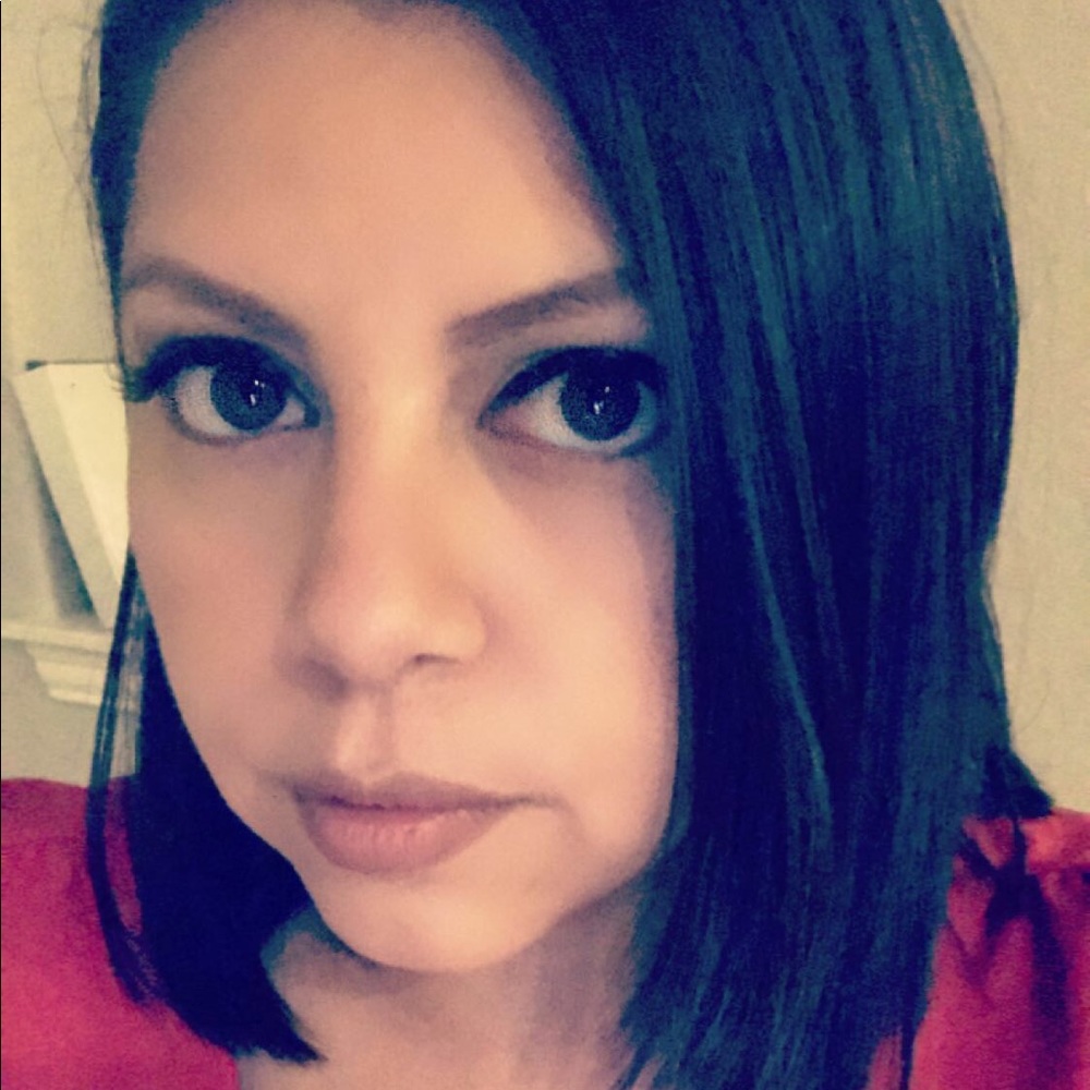 Meet your Posher, Abigail